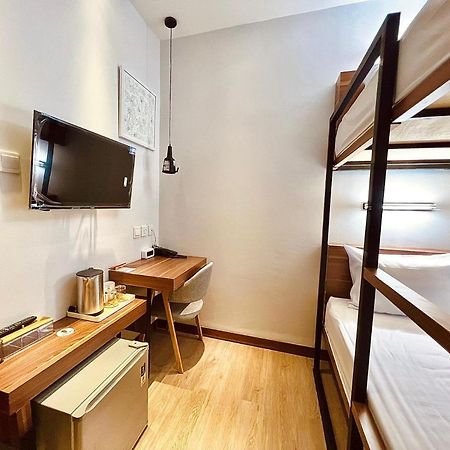 Oxy Suites G-03 At Shop House Meisterstadt Pollux Habibie Batam Exteriör bild