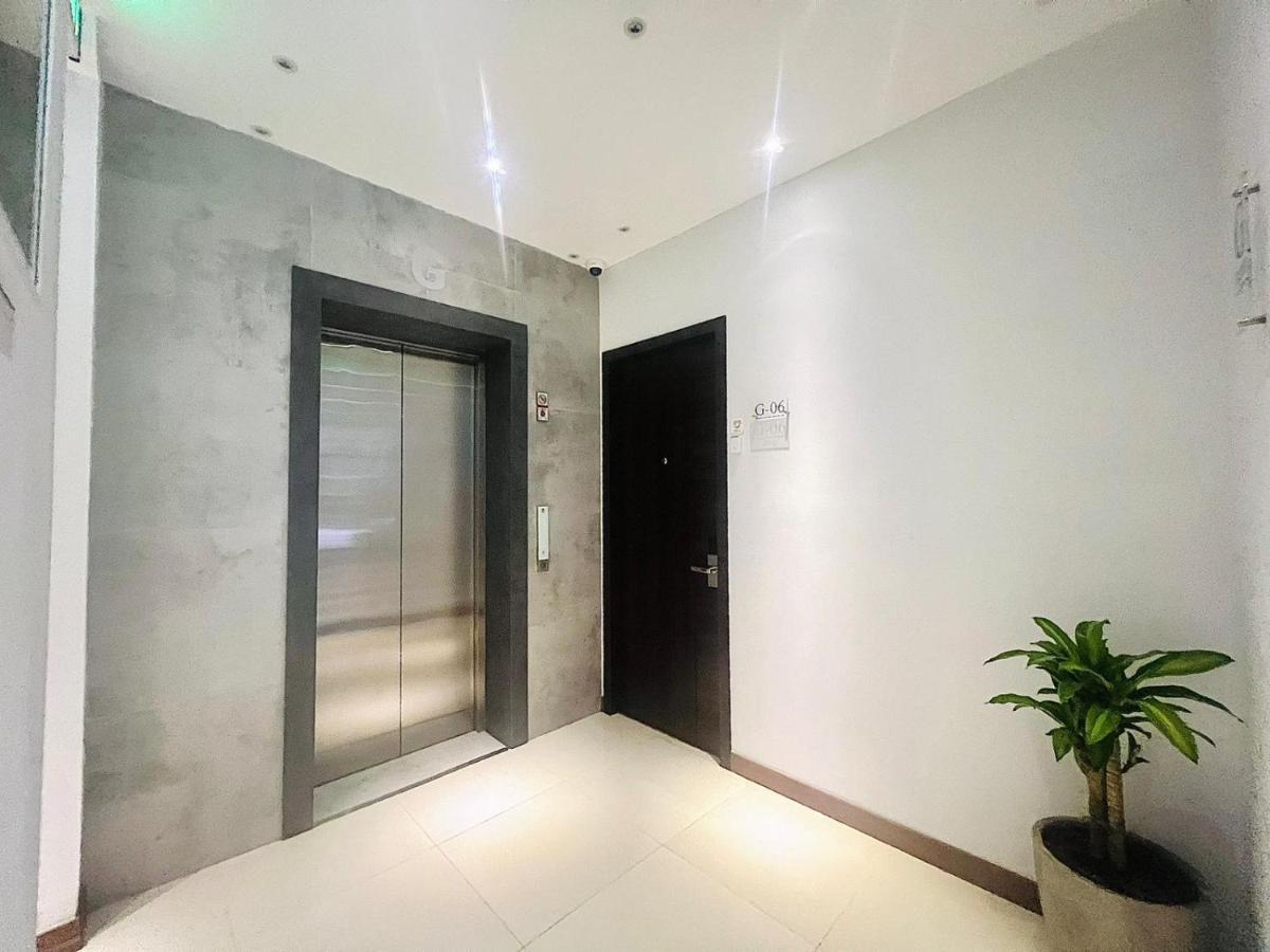 Oxy Suites G-03 At Shop House Meisterstadt Pollux Habibie Batam Exteriör bild